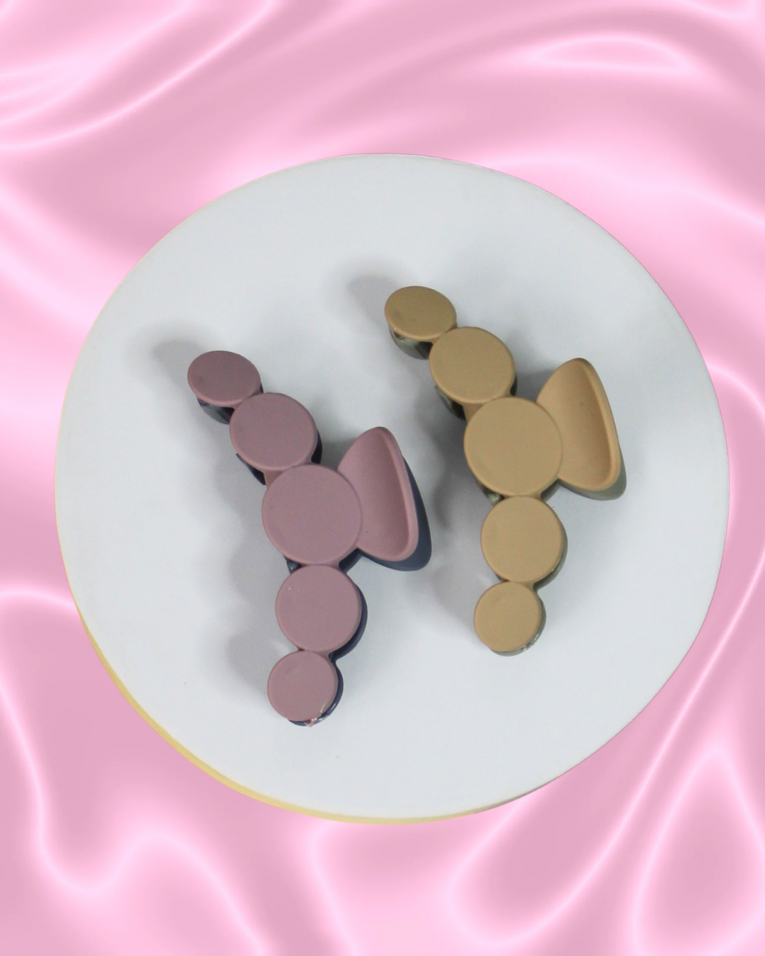 Dual shade medium size Matte Clutcher ( Random color will come )