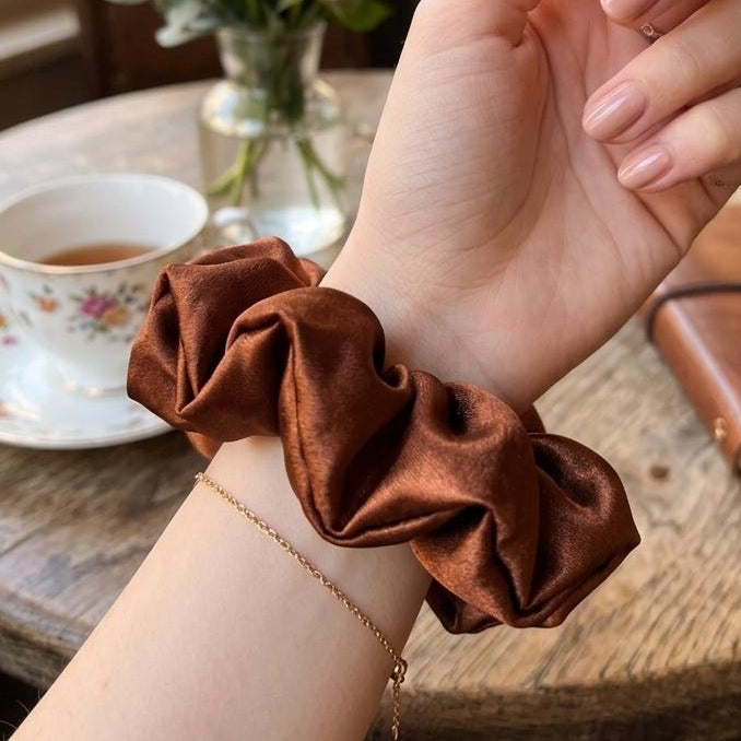 Satin Scrunchie BL2