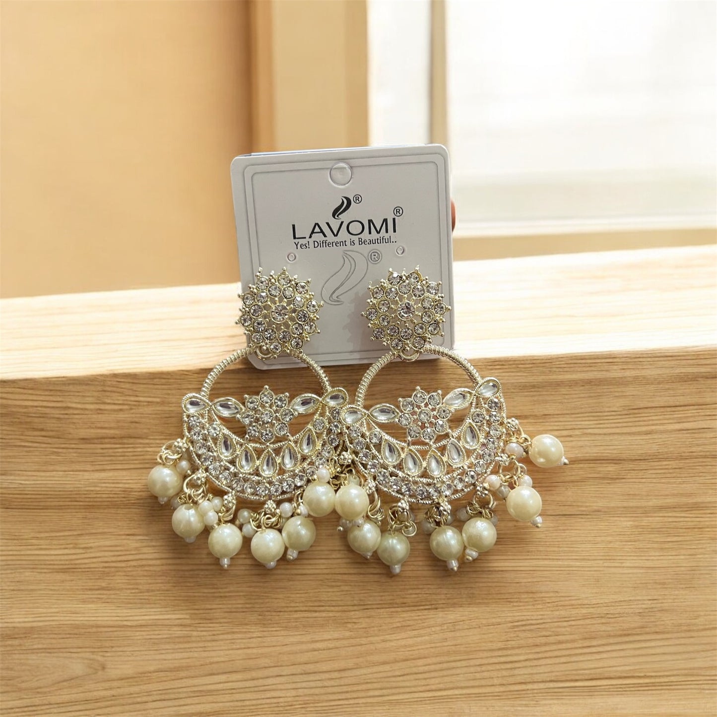Lavomi white Fancy earring