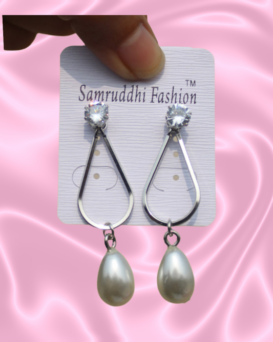 Pearl earring
