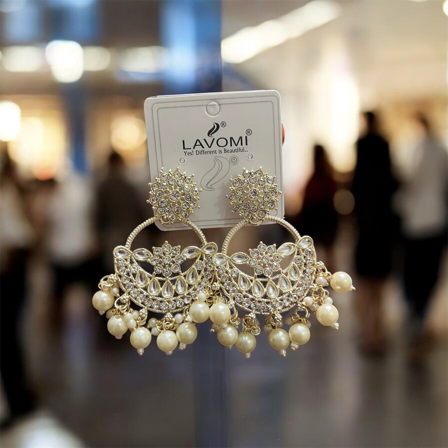Lavomi white Fancy earring