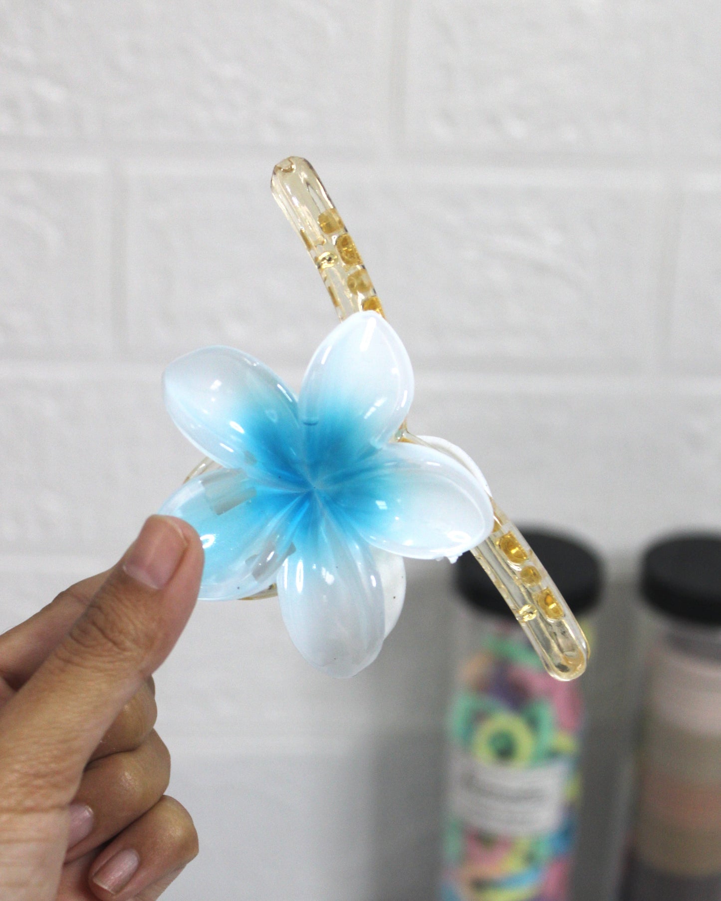 T-shaped Floral Claw C24