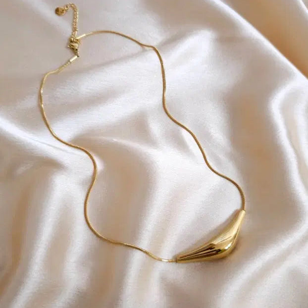 Anti Tarnish golden Pearl necklace