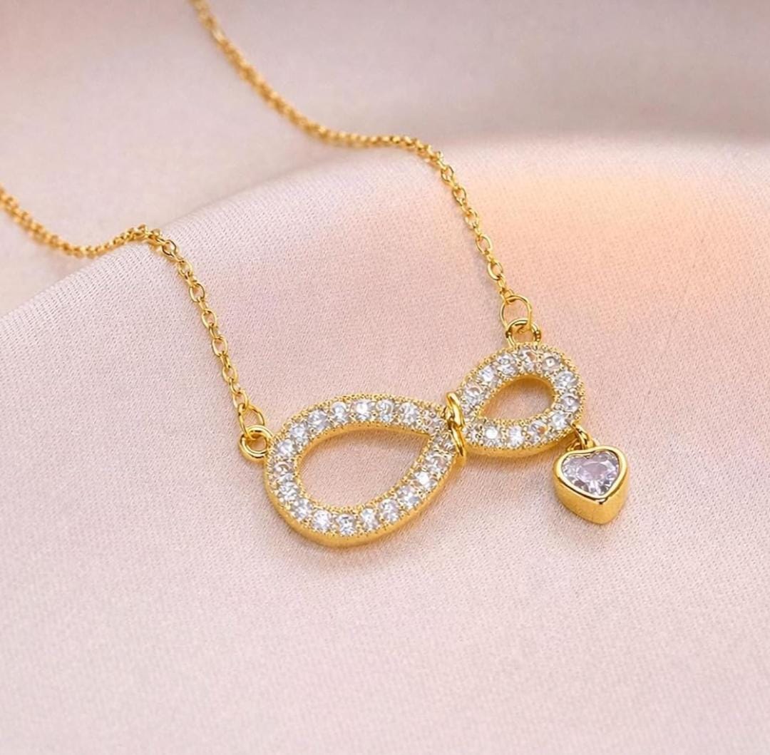 Anti-tarnish infinity pendant