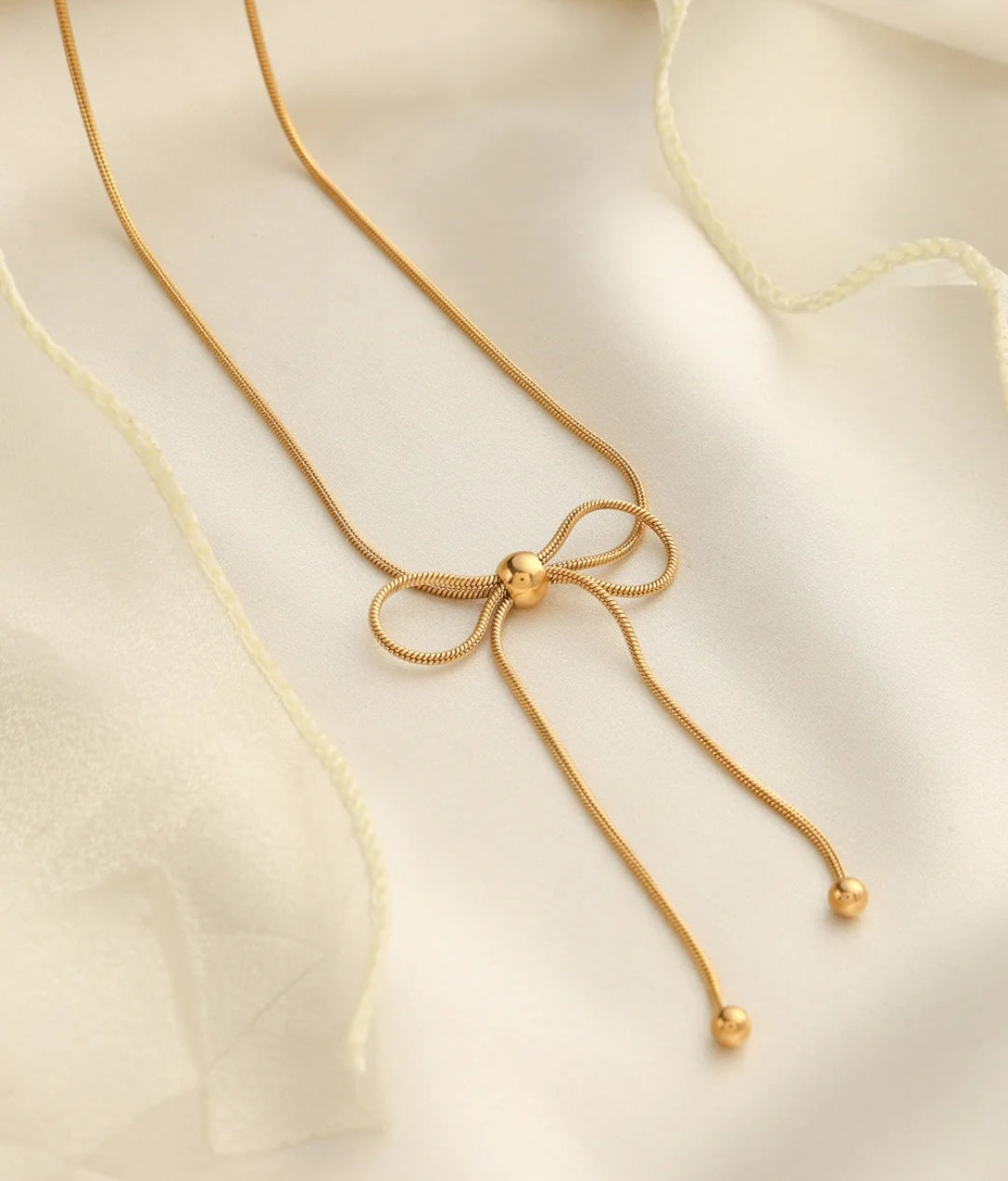Large Bow necklace